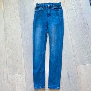 BDG Twig High Rise denim jeans, size 25, nice c.
